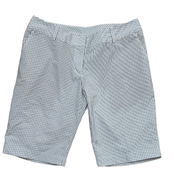 NWT Adidas Pinstripe Bermuda Shorts Climalite Women’s Golf /Pickleball/summer 10 - Picture 1 of 8